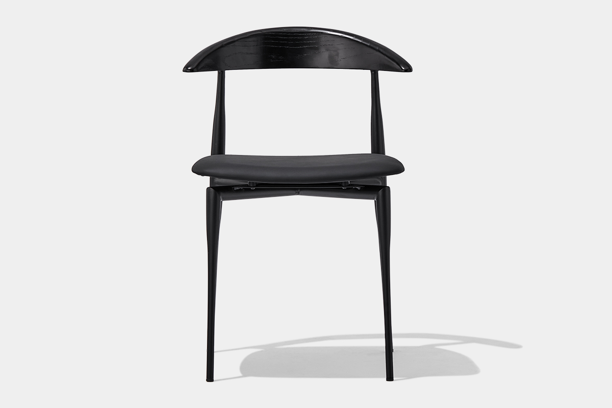 tanskalaisen designin ruokapöydän tuolit